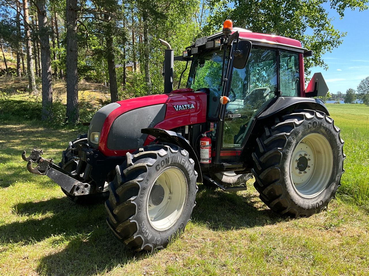 Valtra A92 - Traktor: obrázok 1 Valtra A92 - Traktor: obrázok 1