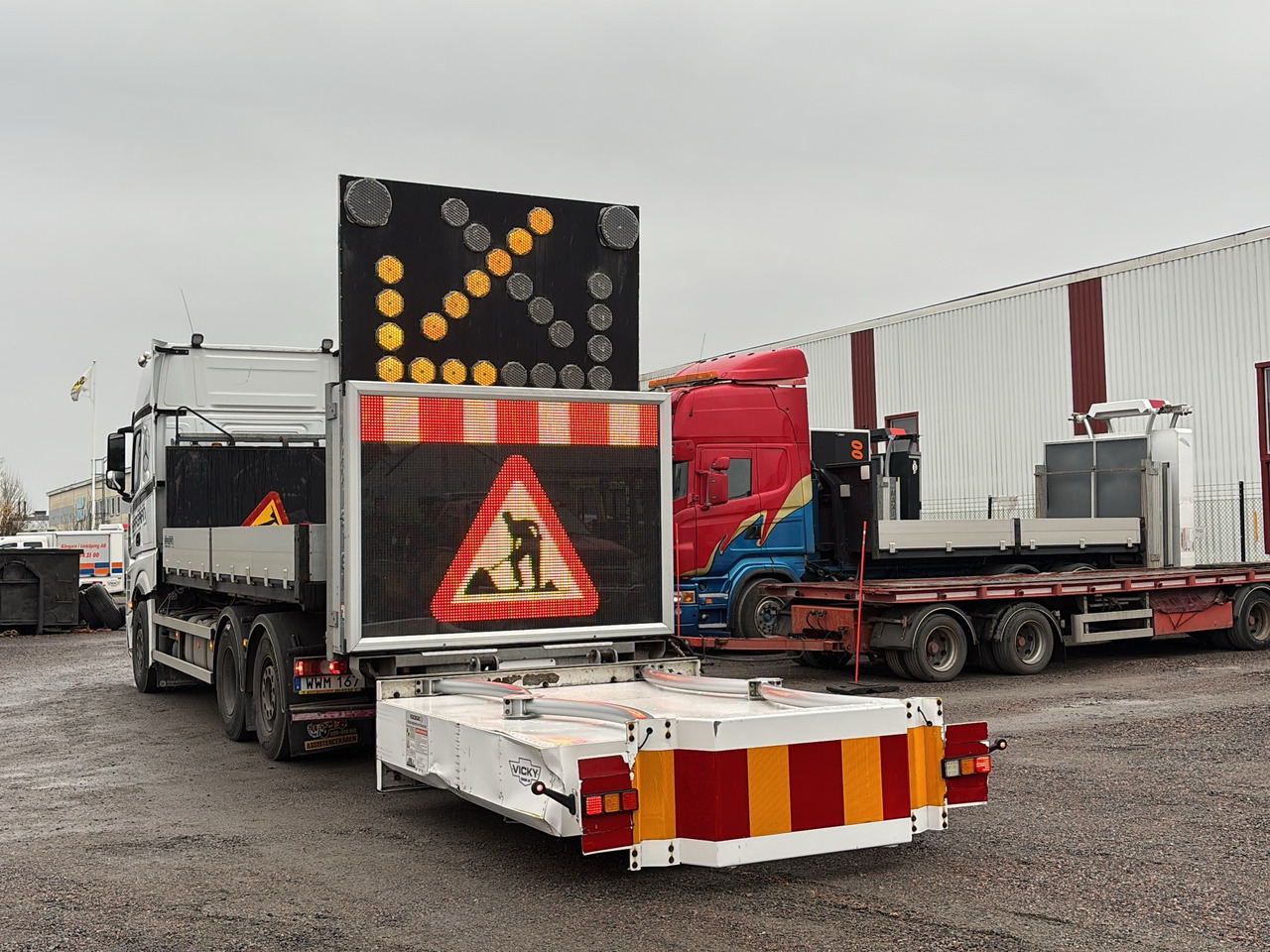 Vicky Teknik MaxiSign - Kontajner abroll: obrázok 1 Vicky Teknik MaxiSign - Kontajner abroll: obrázok 1