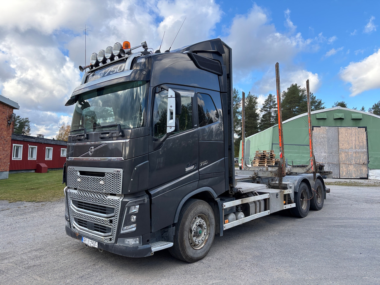 Volvo FH16 - Nákladné vozidlo na prepravu dreva: obrázok 1 Volvo FH16 - Nákladné vozidlo na prepravu dreva: obrázok 1