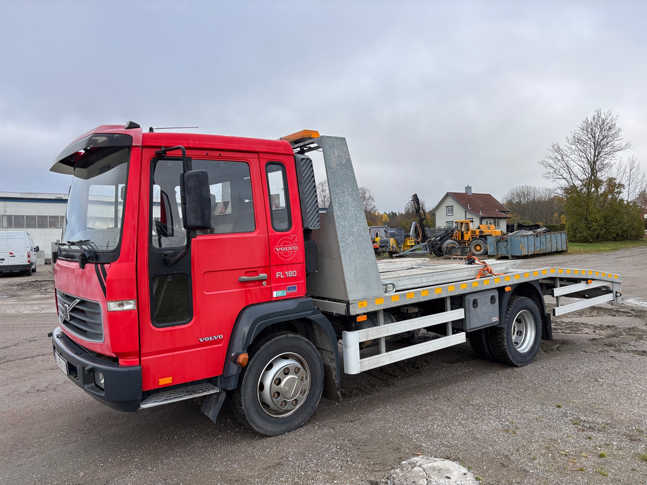 Volvo FL 180 4x2 - Valníkový/ Plošinový nákladný automobil: obrázok 1 Volvo FL 180 4x2 - Valníkový/ Plošinový nákladný automobil: obrázok 1