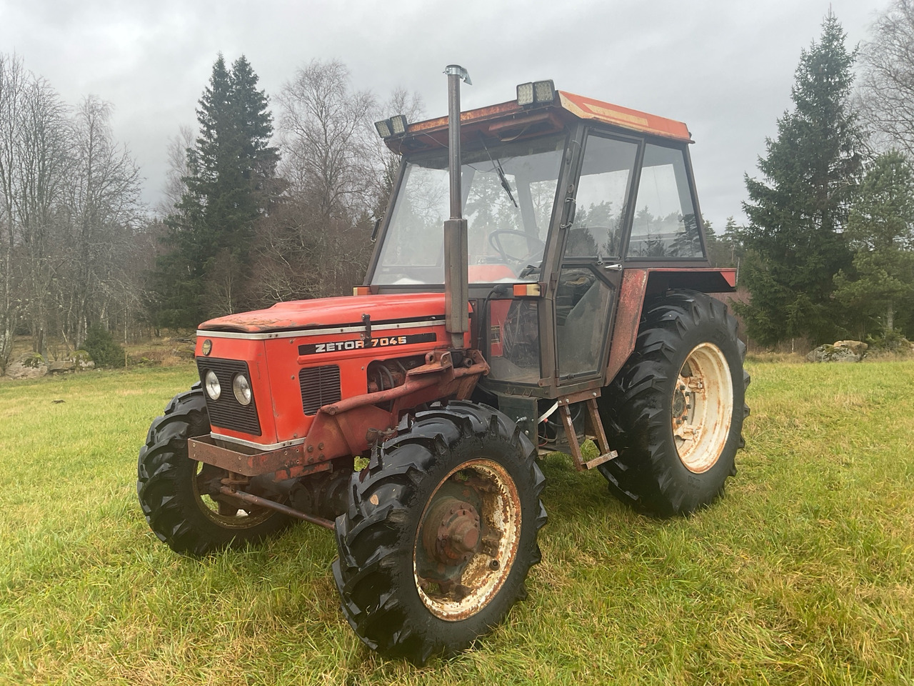 Zetor 7045 - Traktor: obrázok 1 Zetor 7045 - Traktor: obrázok 1