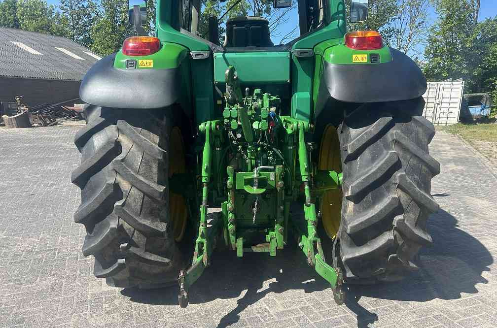 John Deere 6820 premium autopower - Traktor: obrázok 3 John Deere 6820 premium autopower - Traktor: obrázok 3