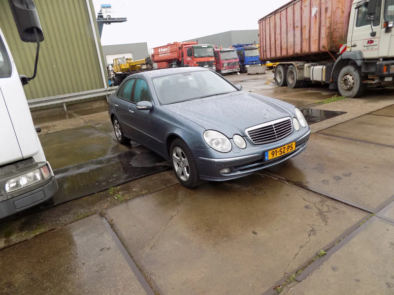 Mercedes-Benz E-Klasse 320 CDI sedan avantgarde - Automobil: obrázok 2 Mercedes-Benz E-Klasse 320 CDI sedan avantgarde - Automobil: obrázok 2