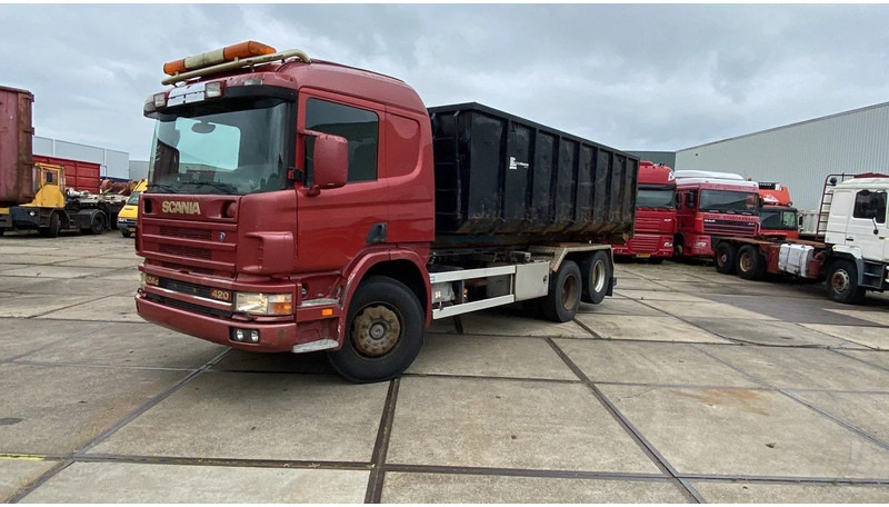 Scania P P124 GB6X2NA - Hákový nosič kontajnerov: obrázok 1 Scania P P124 GB6X2NA - Hákový nosič kontajnerov: obrázok 1