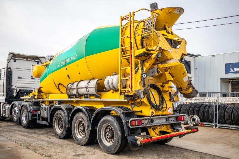 DE BUF BETON MIXER/MALAXEUR/MISCHER 12M3 - Náves s domiešavačom: obrázok 4 DE BUF BETON MIXER/MALAXEUR/MISCHER 12M3 - Náves s domiešavačom: obrázok 4