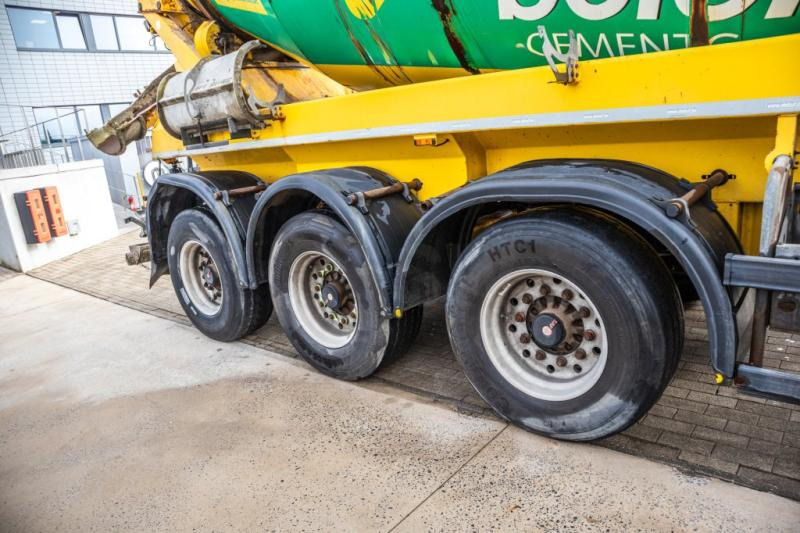 DE BUF BETON MIXER/MALAXEUR/MISCHER 12M3 - Náves s domiešavačom: obrázok 5 DE BUF BETON MIXER/MALAXEUR/MISCHER 12M3 - Náves s domiešavačom: obrázok 5