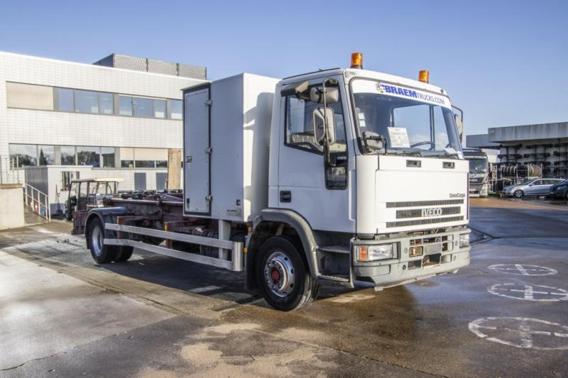 Iveco EUROCARGO 130E18 - Hákový nosič kontajnerov: obrázok 4 Iveco EUROCARGO 130E18 - Hákový nosič kontajnerov: obrázok 4