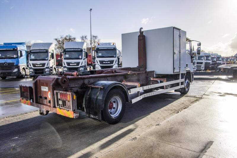 Iveco EUROCARGO 130E18 - Hákový nosič kontajnerov: obrázok 5 Iveco EUROCARGO 130E18 - Hákový nosič kontajnerov: obrázok 5