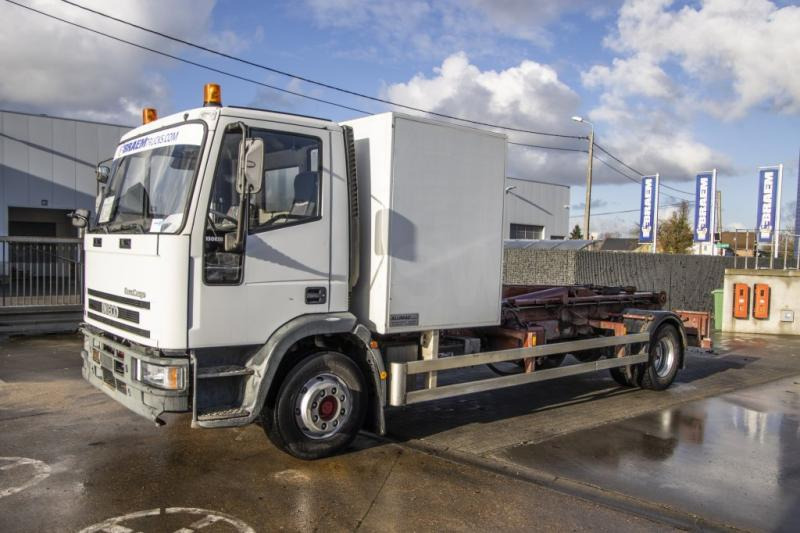 Iveco EUROCARGO 130E18 - Hákový nosič kontajnerov: obrázok 3 Iveco EUROCARGO 130E18 - Hákový nosič kontajnerov: obrázok 3