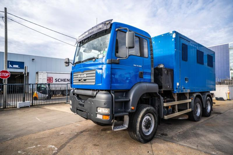MAN TGA 33.363 FDAK- 6x6 + LABO - Skříňový nákladní auto: obrázok 1 MAN TGA 33.363 FDAK- 6x6 + LABO - Skříňový nákladní auto: obrázok 1