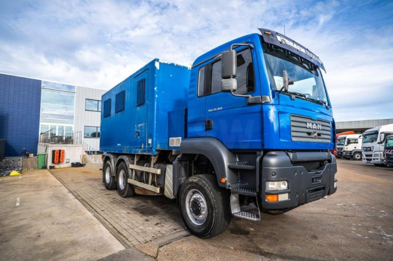 MAN TGA 33.363 FDAK- 6x6 + LABO - Skříňový nákladní auto: obrázok 2 MAN TGA 33.363 FDAK- 6x6 + LABO - Skříňový nákladní auto: obrázok 2