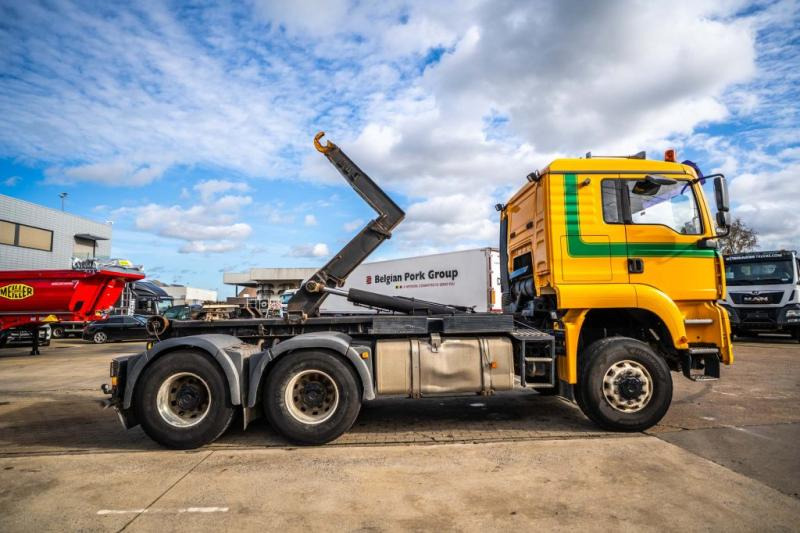 MAN TGA 33.430 BL - Hákový nosič kontajnerov: obrázok 4 MAN TGA 33.430 BL - Hákový nosič kontajnerov: obrázok 4