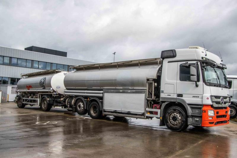 Mercedes ACTROS 2544-MP3+MAGYAR-INOX-18.200L+6COMP - Cisternové vozidlo: obrázok 2 Mercedes ACTROS 2544-MP3+MAGYAR-INOX-18.200L+6COMP - Cisternové vozidlo: obrázok 2