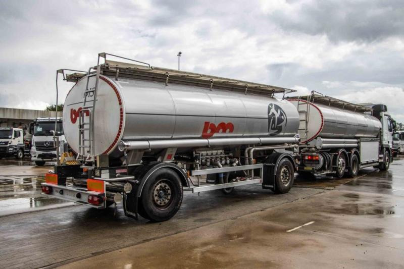 Mercedes ACTROS 2544-MP3+MAGYAR INOX18.200L+17.700L/2X6COMP - Cisternové vozidlo: obrázok 3 Mercedes ACTROS 2544-MP3+MAGYAR INOX18.200L+17.700L/2X6COMP - Cisternové vozidlo: obrázok 3