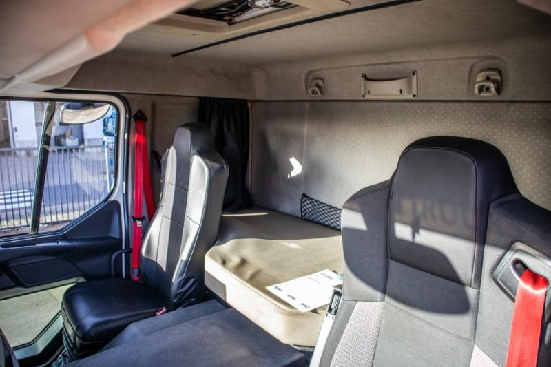 Chladirenské nákladné vozidlo Renault D 330 -CARRIER SUPRA 850-Vlees/Meat/Viande/Fleisch: obrázok 7