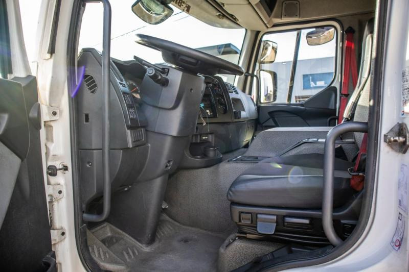 Chladirenské nákladné vozidlo Renault D 330 -CARRIER SUPRA 850-Vlees/Meat/Viande/Fleisch: obrázok 6