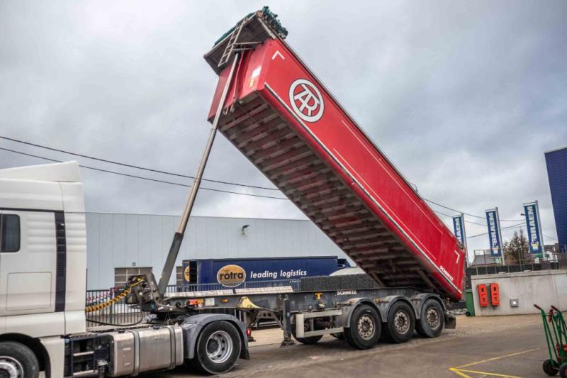 Schmitz SGF-S3- 32 M3 - Náves sklápěcí: obrázok 1 Schmitz SGF-S3- 32 M3 - Náves sklápěcí: obrázok 1