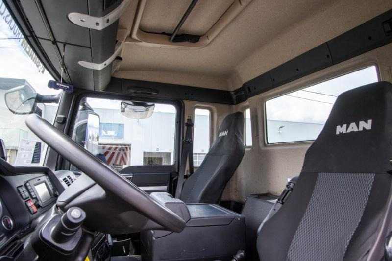 Interior photo 2: Ťahač MAN TGS 26.470 6X6H+HYDR Interior photo 2: Ťahač MAN TGS 26.470 6X6H+HYDR