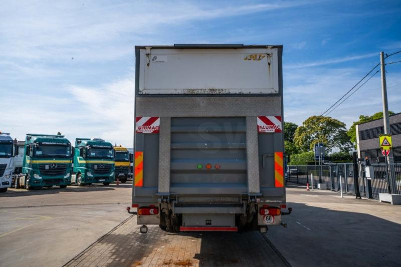 Volvo FL 240 (18t) + DHOLLANDIA 1.5T - Skříňový nákladní auto: obrázok 4 Volvo FL 240 (18t) + DHOLLANDIA 1.5T - Skříňový nákladní auto: obrázok 4