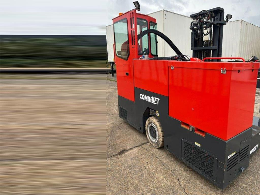 Combilift C3000 STE - TRIPLEX - 4-cestný skladový zakladač: obrázok 4 Combilift C3000 STE - TRIPLEX - 4-cestný skladový zakladač: obrázok 4