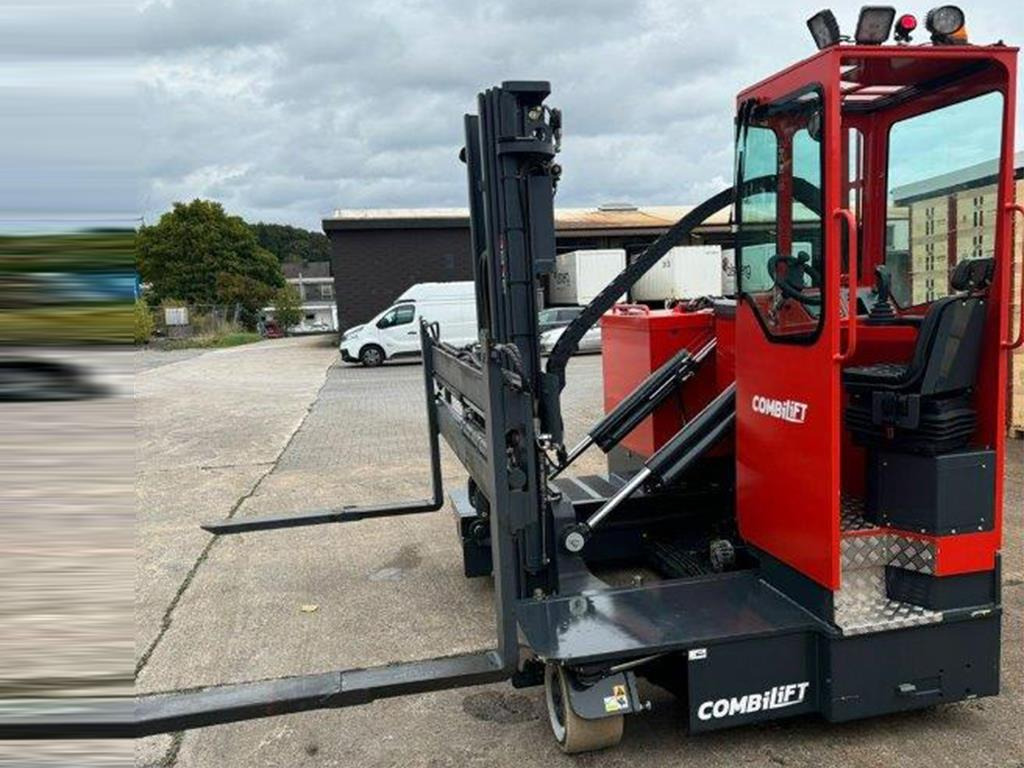 Combilift C3000 STE - TRIPLEX - 4-cestný skladový zakladač: obrázok 2 Combilift C3000 STE - TRIPLEX - 4-cestný skladový zakladač: obrázok 2