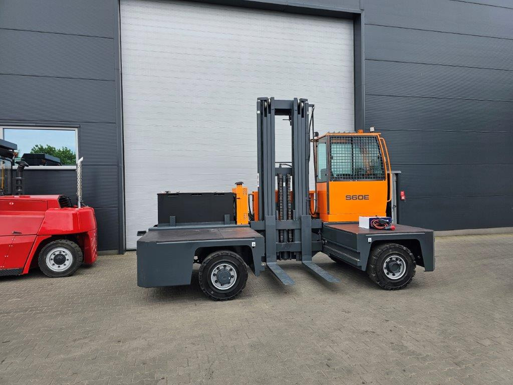 Hubtex S60E - TRIPLEX - NEU BATTERIE - Bočný nakladač: obrázok 1 Hubtex S60E - TRIPLEX - NEU BATTERIE - Bočný nakladač: obrázok 1