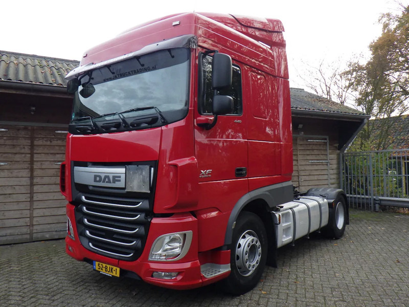 DAF XF 440 NEW TACHO / Holland Truck / 8 Tons vooras / Standairco / Standkachel - Ťahač: obrázok 1 DAF XF 440 NEW TACHO / Holland Truck / 8 Tons vooras / Standairco / Standkachel - Ťahač: obrázok 1