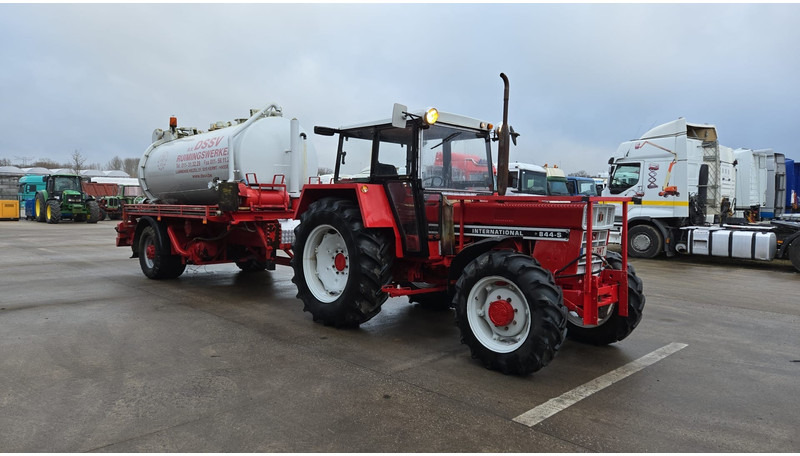Case International 844 S (VIDANGEUR !!! / VACUUM !!! / 4X4 / BELGIAN TRACTOR / PERFECT CONDITION / 6000 + 1500L / POMP 100L/MIN) - Fekálne vozidlo: obrázok 3 Case International 844 S (VIDANGEUR !!! / VACUUM !!! / 4X4 / BELGIAN TRACTOR / PERFECT CONDITION / 6000 + 1500L / POMP 100L/MIN) - Fekálne vozidlo: obrázok 3