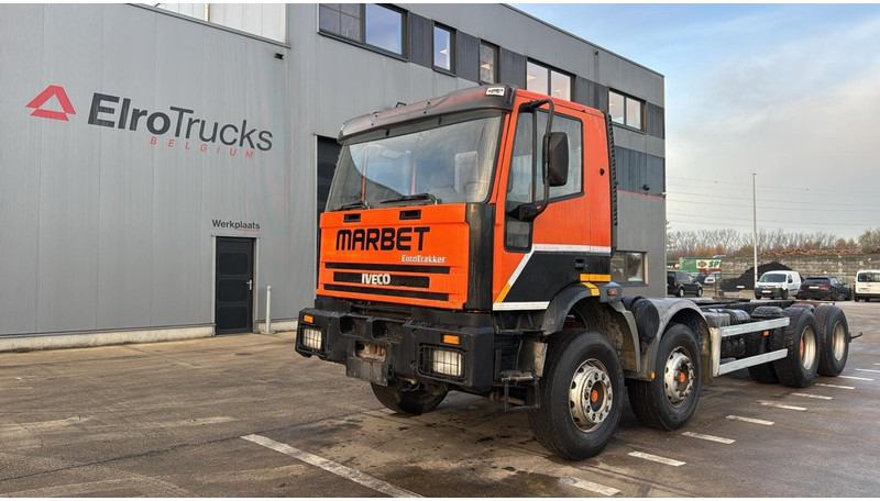 Iveco EUROTRAKKER 340 E 34 (POMPE MANUELLE / GRAND PONT / LAMES / MANUAL PUMP / BIG AXLE / STEEL SUSP.) - Podvozek s kabinou: obrázok 1 Iveco EUROTRAKKER 340 E 34 (POMPE MANUELLE / GRAND PONT / LAMES / MANUAL PUMP / BIG AXLE / STEEL SUSP.) - Podvozek s kabinou: obrázok 1