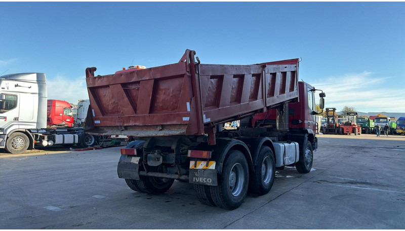 Iveco Eurotrakker 260 E 34 (POMPE MANUELLE / MANUAL PUMP / LAMES / GRAND PONT / BOITE MANUELLE) - Sklápač: obrázok 4 Iveco Eurotrakker 260 E 34 (POMPE MANUELLE / MANUAL PUMP / LAMES / GRAND PONT / BOITE MANUELLE) - Sklápač: obrázok 4