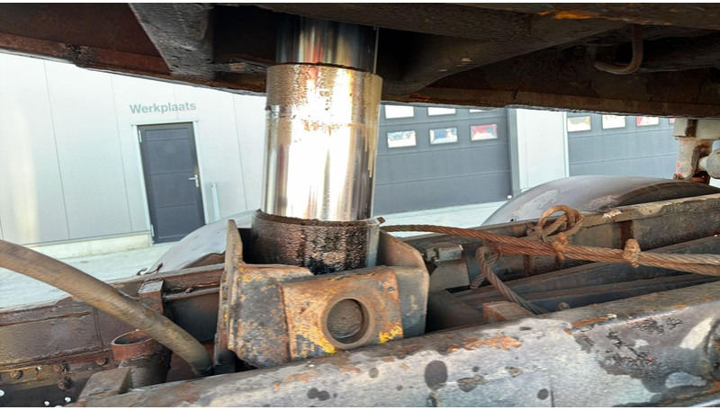 Leasing Iveco Eurotrakker 260 E 34 (POMPE MANUELLE / MANUAL PUMP / LAMES / GRAND PONT / BOITE MANUELLE) Iveco Eurotrakker 260 E 34 (POMPE MANUELLE / MANUAL PUMP / LAMES / GRAND PONT / BOITE MANUELLE): obrázok 12