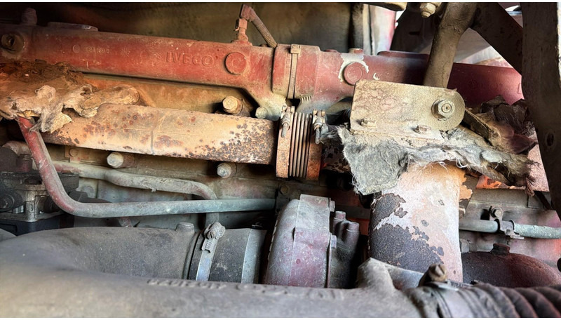 Leasing Iveco Eurotrakker 260 E 34 (POMPE MANUELLE / MANUAL PUMP / LAMES / GRAND PONT / BOITE MANUELLE) Iveco Eurotrakker 260 E 34 (POMPE MANUELLE / MANUAL PUMP / LAMES / GRAND PONT / BOITE MANUELLE): obrázok 20