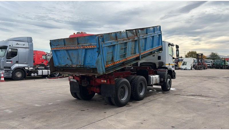 Iveco Eurotrakker 260 E 37 (POMPE MANUELLE / MANUAL PUMP / LAMES / STEEL SUSP. / BIG AXLE / GRANT PONT) - Sklápač: obrázok 4 Iveco Eurotrakker 260 E 37 (POMPE MANUELLE / MANUAL PUMP / LAMES / STEEL SUSP. / BIG AXLE / GRANT PONT) - Sklápač: obrázok 4