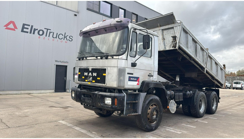 MAN 26.372 (MANUAL PUMP / POMPE MANUELLE / LAMES / GRAND PONT / STEEL SUSP. / 6 CYLINDER) - Sklápač: obrázok 1 MAN 26.372 (MANUAL PUMP / POMPE MANUELLE / LAMES / GRAND PONT / STEEL SUSP. / 6 CYLINDER) - Sklápač: obrázok 1