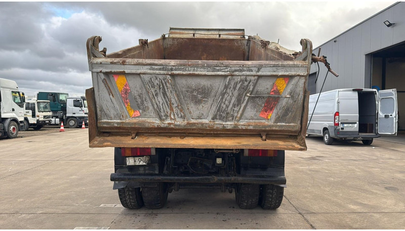 MAN 26.372 (MANUAL PUMP / POMPE MANUELLE / LAMES / GRAND PONT / STEEL SUSP. / 6 CYLINDER) - Sklápač: obrázok 5 MAN 26.372 (MANUAL PUMP / POMPE MANUELLE / LAMES / GRAND PONT / STEEL SUSP. / 6 CYLINDER) - Sklápač: obrázok 5