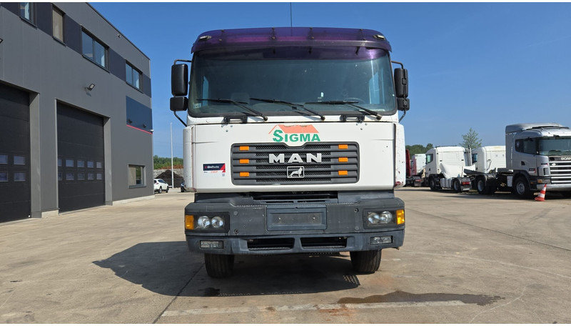 MAN 26.414 (6X4 / 6 CYLINDER / MANUAL GEARBOX / 10 TYRES / LONG CHASSIS / EURO 2) - Podvozek s kabinou: obrázok 2 MAN 26.414 (6X4 / 6 CYLINDER / MANUAL GEARBOX / 10 TYRES / LONG CHASSIS / EURO 2) - Podvozek s kabinou: obrázok 2