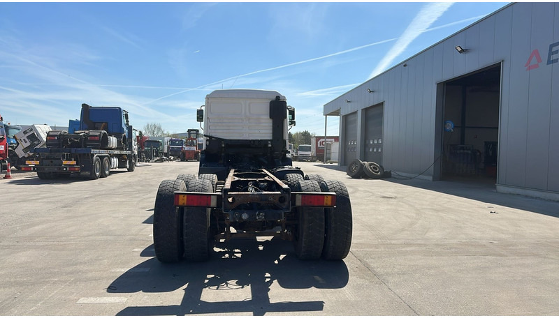 MAN 33.464 (6 CYLINDER / EURO 2 / SEMI MANUAL PUMP / BIG AXLE / STEEL SUSP. / LAMES) - Podvozek s kabinou: obrázok 5 MAN 33.464 (6 CYLINDER / EURO 2 / SEMI MANUAL PUMP / BIG AXLE / STEEL SUSP. / LAMES) - Podvozek s kabinou: obrázok 5