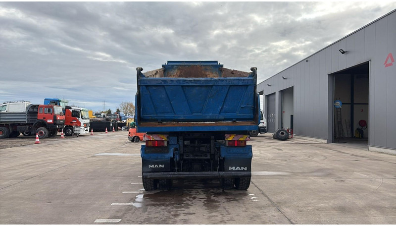 MAN 35.414 (6 CYLINDER / 8X6 / BIG AXLES / STEEL SUSP. / LAMES / GRAND PONT) - Sklápač: obrázok 5 MAN 35.414 (6 CYLINDER / 8X6 / BIG AXLES / STEEL SUSP. / LAMES / GRAND PONT) - Sklápač: obrázok 5