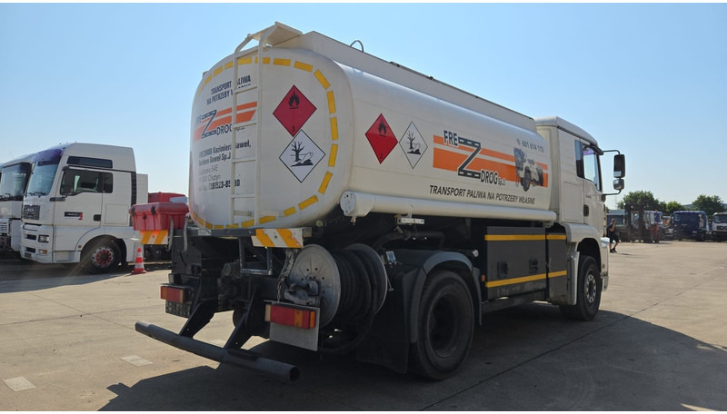 MAN TGA 18.460 (14.140L / MANUAL PUMP / MANUAL GEARBOX / TOP CONDITON / BOITE & POMPE MANUELLE) - Cisternové vozidlo: obrázok 4 MAN TGA 18.460 (14.140L / MANUAL PUMP / MANUAL GEARBOX / TOP CONDITON / BOITE & POMPE MANUELLE) - Cisternové vozidlo: obrázok 4