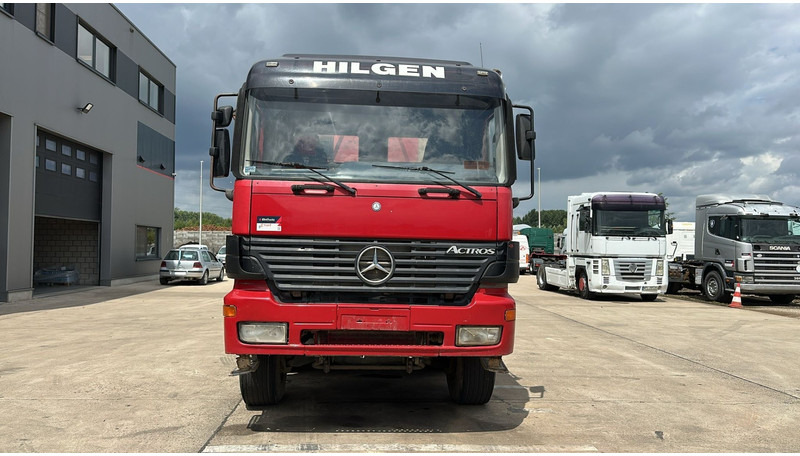 Mercedes-Benz Actros 4143 (8X6 / LAMES / EPS / V6 / GRAND PONT / BIG AXLE / 3 PEDALES) - Sklápač: obrázok 2 Mercedes-Benz Actros 4143 (8X6 / LAMES / EPS / V6 / GRAND PONT / BIG AXLE / 3 PEDALES) - Sklápač: obrázok 2