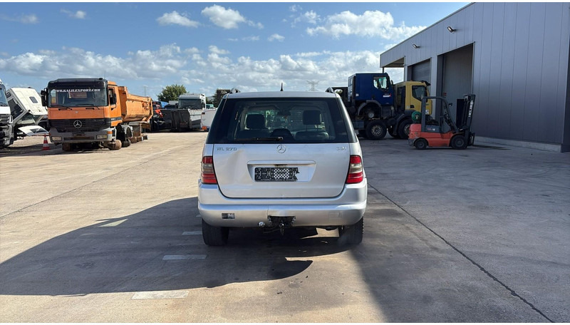 Mercedes-Benz M-Klasse ML 270 CDI - SUV: obrázok 5 Mercedes-Benz M-Klasse ML 270 CDI - SUV: obrázok 5