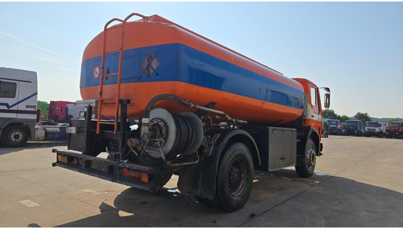 Mercedes-Benz SK 1619 (12.400L / GERMAN TRUCK / CAMION ALLEMAGNE / LAMES / GRAND PONT / V6) - Cisternové vozidlo: obrázok 5 Mercedes-Benz SK 1619 (12.400L / GERMAN TRUCK / CAMION ALLEMAGNE / LAMES / GRAND PONT / V6) - Cisternové vozidlo: obrázok 5