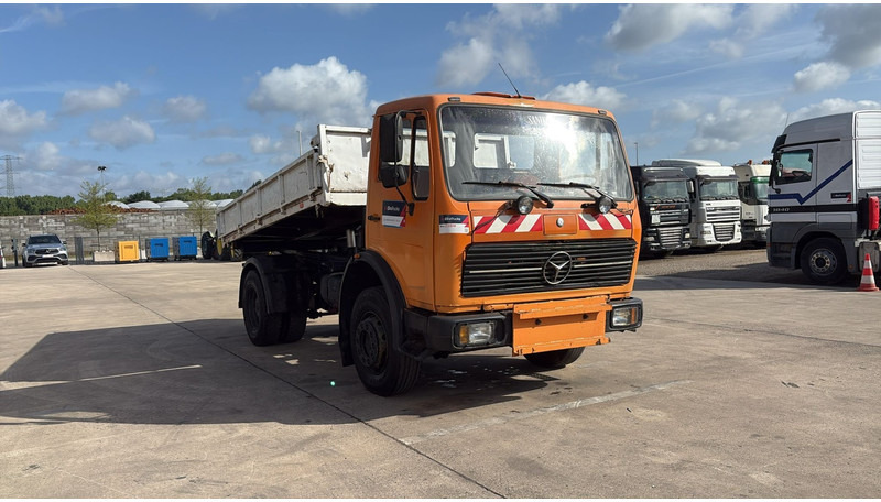 Mercedes-Benz SK 1628 (V8 / LAMES / GRAND PONT / POMPE MANUELLE) - Sklápač: obrázok 3 Mercedes-Benz SK 1628 (V8 / LAMES / GRAND PONT / POMPE MANUELLE) - Sklápač: obrázok 3