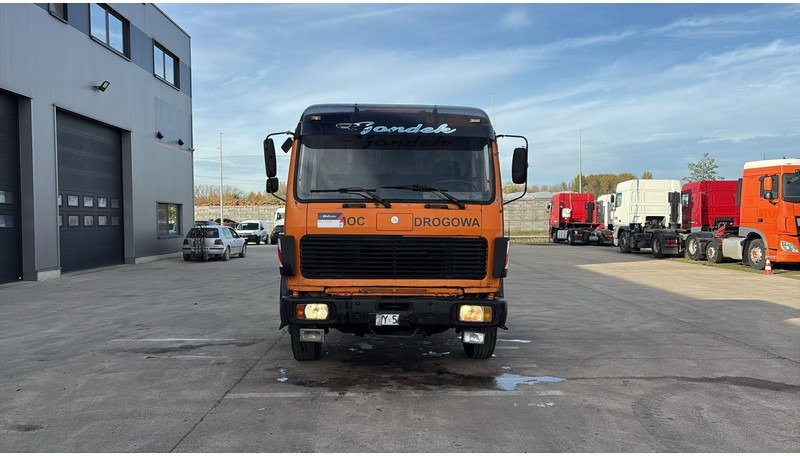 Mercedes-Benz SK 2222 (V6 / FULL STEEL / LAMES / BOITE MANUELLE / POMPE MANUELLE / 8 ROUES / 6X2) - Podvozek s kabinou: obrázok 2 Mercedes-Benz SK 2222 (V6 / FULL STEEL / LAMES / BOITE MANUELLE / POMPE MANUELLE / 8 ROUES / 6X2) - Podvozek s kabinou: obrázok 2