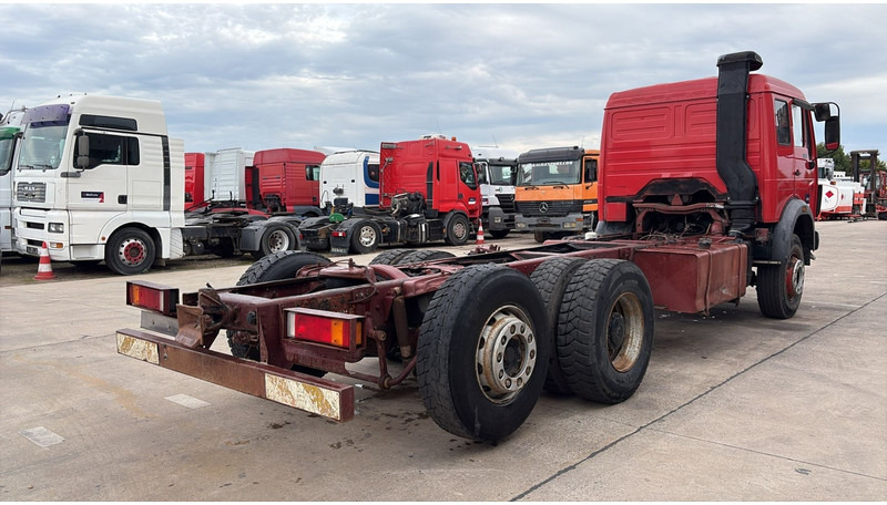 Mercedes-Benz SK 2233 (GRAND PONT / V8 AVEC 2X TURBO / BIG AXLE) - Podvozek s kabinou: obrázok 4 Mercedes-Benz SK 2233 (GRAND PONT / V8 AVEC 2X TURBO / BIG AXLE) - Podvozek s kabinou: obrázok 4