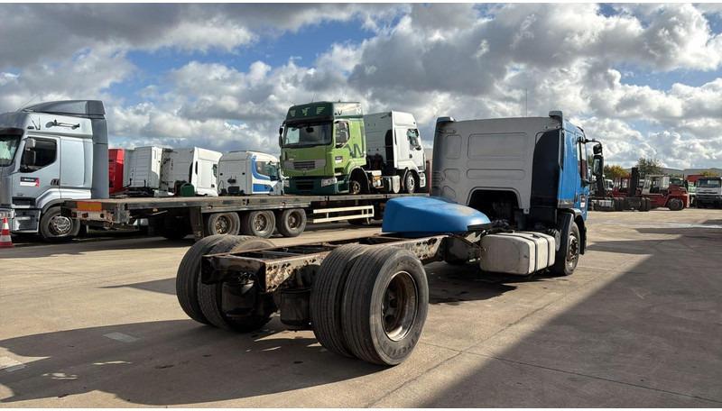 Renault Premium 320 (BOITE MANUELLE / MANUAL GEARBOX) - Podvozek s kabinou: obrázok 4 Renault Premium 320 (BOITE MANUELLE / MANUAL GEARBOX) - Podvozek s kabinou: obrázok 4