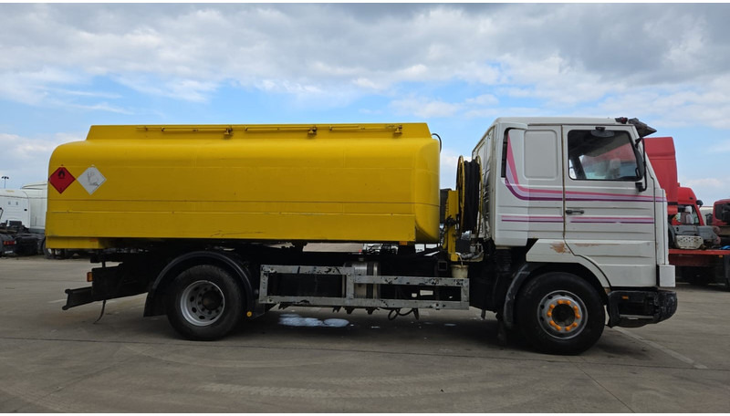Scania 113-360 (13500L / POMPE MANUELLE / MANUAL PUMP / TOP CONDITION / WITH PUMP + COUNTER !!) - Cisternové vozidlo: obrázok 4 Scania 113-360 (13500L / POMPE MANUELLE / MANUAL PUMP / TOP CONDITION / WITH PUMP + COUNTER !!) - Cisternové vozidlo: obrázok 4