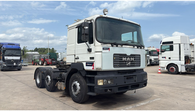 MAN 25.403 (6X2 / 6 CYLINDER / EURO 2 / MANUAL GEARBOX / 8 TYRES) - Ťahač: obrázok 2 MAN 25.403 (6X2 / 6 CYLINDER / EURO 2 / MANUAL GEARBOX / 8 TYRES) - Ťahač: obrázok 2