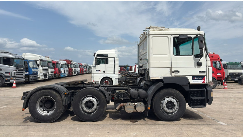 MAN 25.403 (6X2 / 6 CYLINDER / EURO 2 / MANUAL GEARBOX / 8 TYRES) - Ťahač: obrázok 3 MAN 25.403 (6X2 / 6 CYLINDER / EURO 2 / MANUAL GEARBOX / 8 TYRES) - Ťahač: obrázok 3
