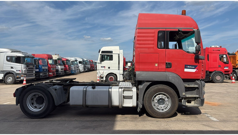 MAN TGA 18.390 (BOITE MANUELLE / MANUAL GEARBOX / PTO / POMPE HYDRAULIQUE) - Ťahač: obrázok 4 MAN TGA 18.390 (BOITE MANUELLE / MANUAL GEARBOX / PTO / POMPE HYDRAULIQUE) - Ťahač: obrázok 4
